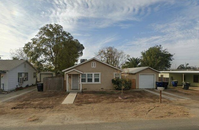 719 E. Ivy